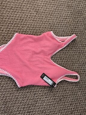 Pink Textured One-Piece Swimsuit with White Trim BEBE
